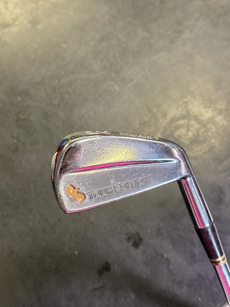 Load image into Gallery viewer, Vintage Spalding Registered Tour Edition Right Hand 3 Iron

