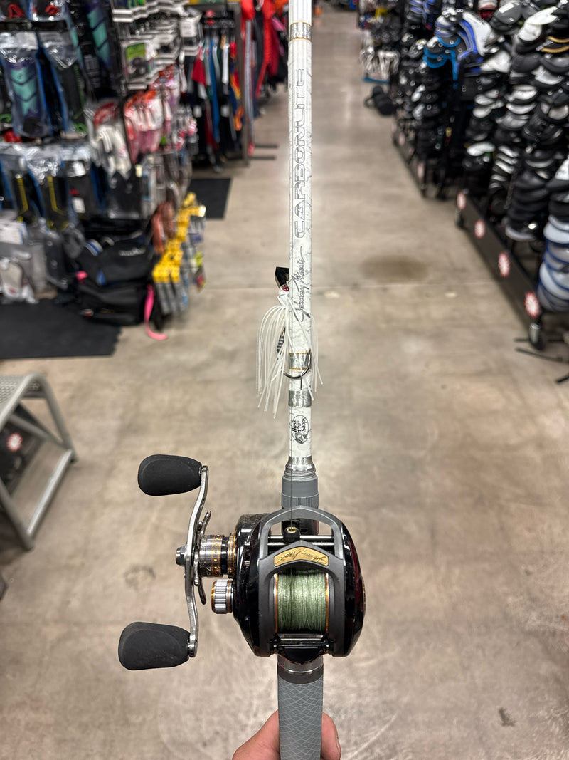 Load image into Gallery viewer, Used Bass Pro Shop Johnny Morris Signature Series Carbonlite Baitcaster Combo
