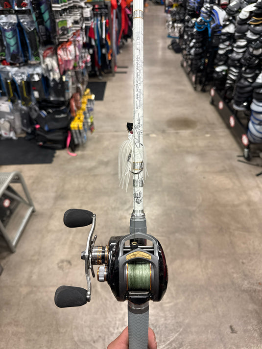 Used Bass Pro Shop Johnny Morris Signature Series Carbonlite Baitcaster Combo
