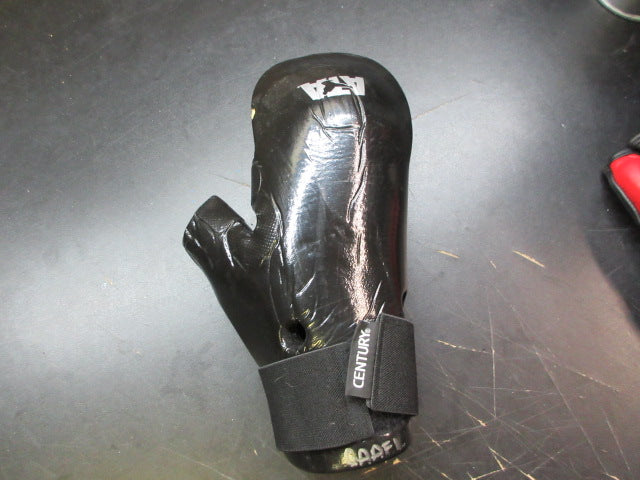 Load image into Gallery viewer, Used ATA Sparring Glove - Size Small
