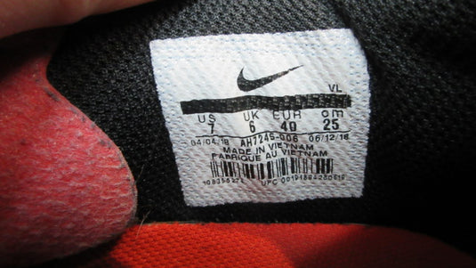 Used Nike Tiempo Indoor Soccer Shoes - Size 7