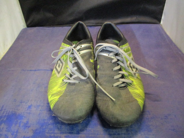Load image into Gallery viewer, Used Umbro Spyro Soccer Cleats Adult Size 7.5
