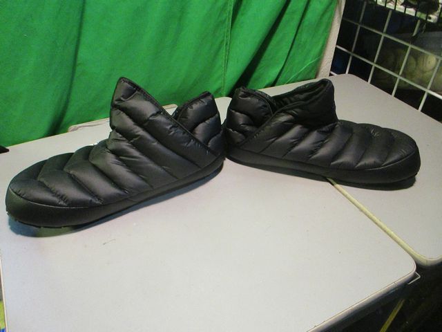 Load image into Gallery viewer, Used The North face Thermoball Traction Booties Sz 13
