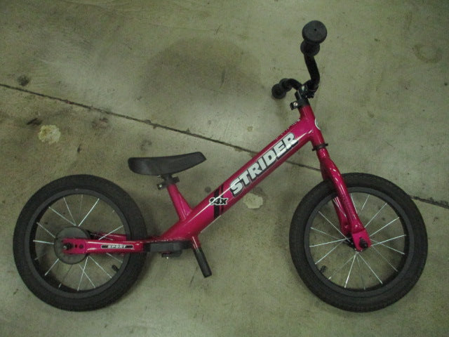 Load image into Gallery viewer, Used Strider Sport 14x Balance Bike

