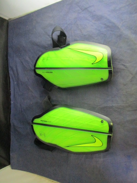 used Nike Protegga Flex Shin Guards Size Large 5'7