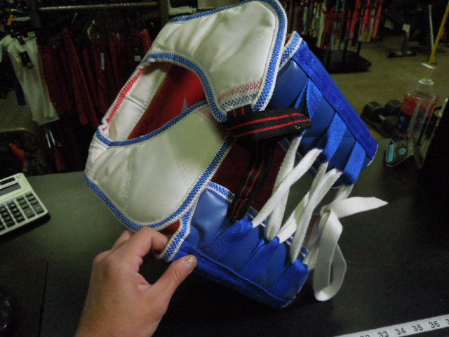 Load image into Gallery viewer, Used MTX Mooto Ex. Reversible Martial Arts Chest Guard Size 0
