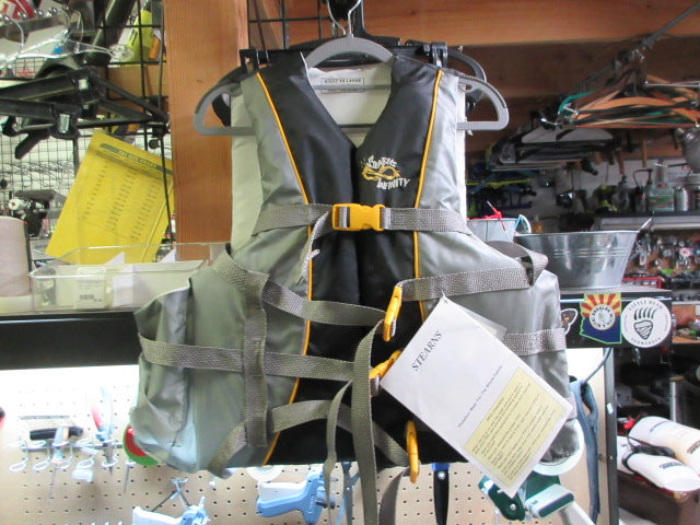 Load image into Gallery viewer, Used Stearns Infinity Life Jacket - Size Adult XX-Large
