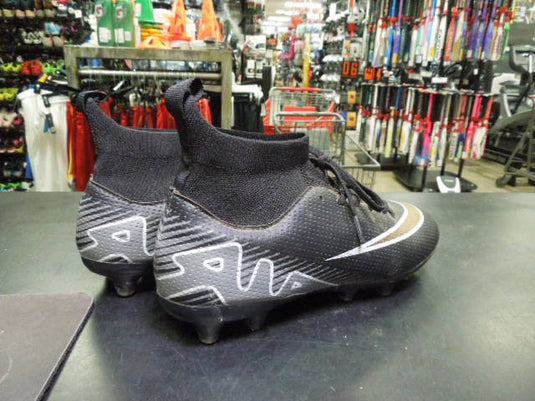 Used Air Football Cleats in Black Size 38