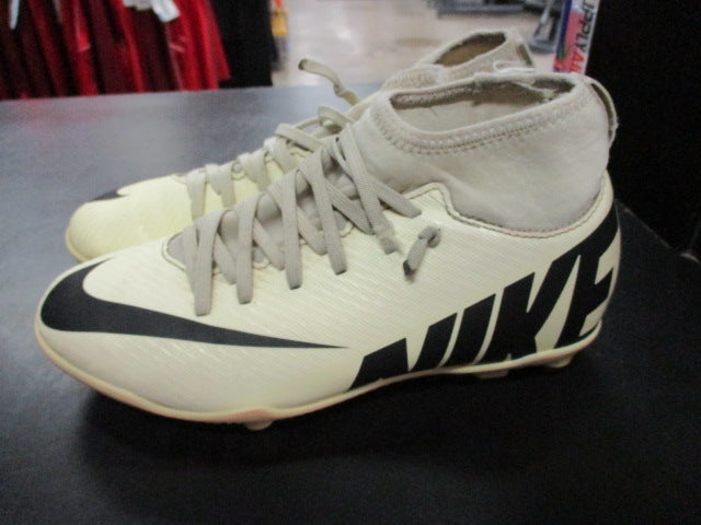 Load image into Gallery viewer, Used Nike Mercurial Size Youth 1 Soccer Cleats
