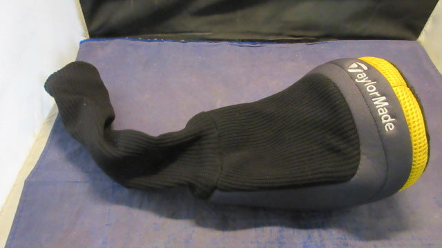 Load image into Gallery viewer, Used TaylorMade R5 Hundred Series Head Cover - small wear
