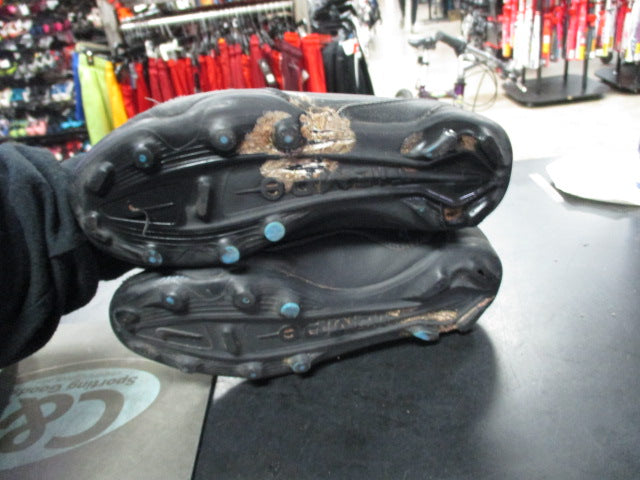 Load image into Gallery viewer, Used Nike Tiempo Size Youth 5 Cleats
