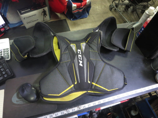 Used CCM Tacks 9040 Jr. Shoulder Pads Size Large