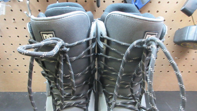 Load image into Gallery viewer, Used DC Faze 2022 Snowboarding Boots - Size 9.5
