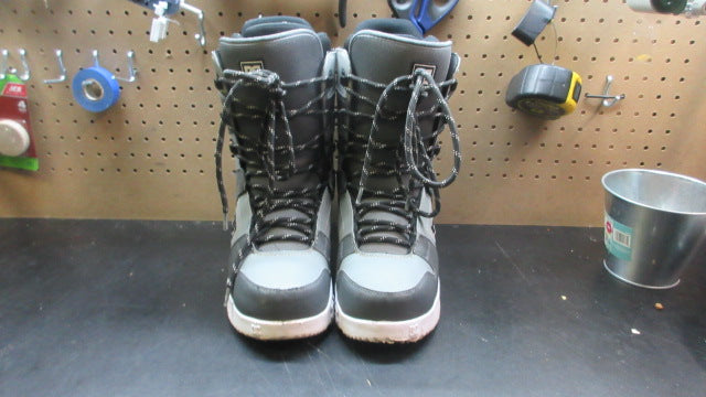 Load image into Gallery viewer, Used DC Faze 2022 Snowboarding Boots - Size 9.5
