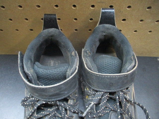 Load image into Gallery viewer, Used Under Armour Youth Harper 7 Mid RM Baseball Cleats - Size Youth 3.5
