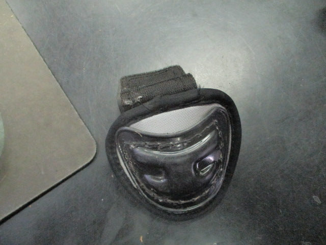 Load image into Gallery viewer, Used ChamproCatcher's Black Shin Guard Toe Cover
