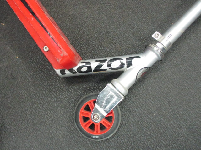 Load image into Gallery viewer, Used Razor Rift Kids Scooter
