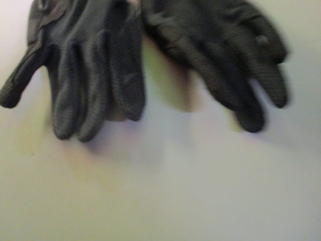 Load image into Gallery viewer, Used Primed Junior Size M/L Batting Gloves

