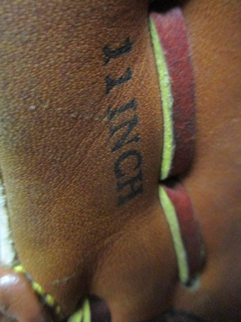 Load image into Gallery viewer, Used Rawlings Ken griffy Jr 11&quot; RHT Glove
