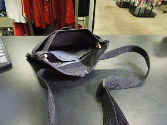 Used PetSafe Treat Pouch Sport with Clip and Strap