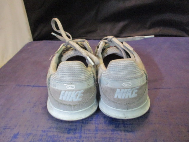 Load image into Gallery viewer, Used Nike Street Gato Indoor Soccer Cleats Youth Size 4.5
