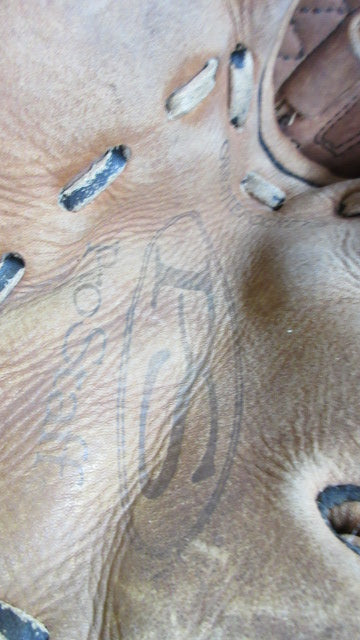 Load image into Gallery viewer, Used Wilson Pro Staff 11" Glove - RHT
