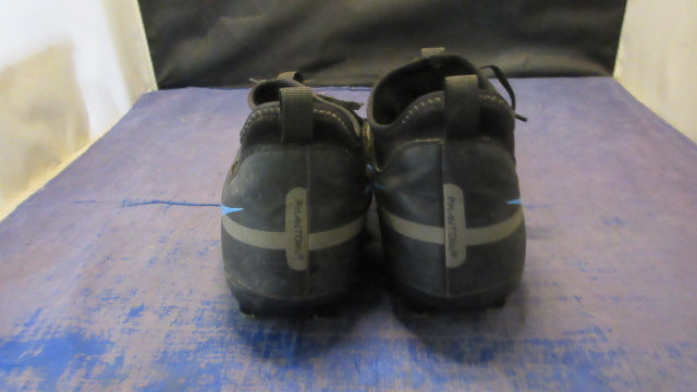 Load image into Gallery viewer, Used Nike Phantom Soccer Cleats Youth Size 5.5

