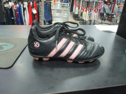 Used Adidas Black/Pink Size 2 1/2 Soccer Cleats