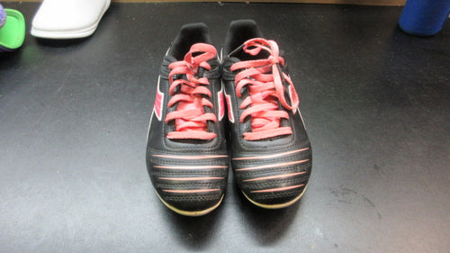 Used Diadora Youth Soccer Cleats Size 2.5 - Black/Pink