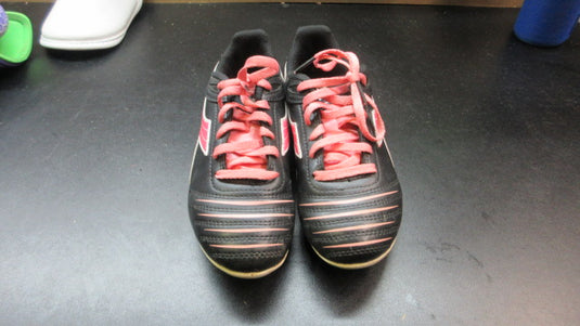 Used Diadora Youth Soccer Cleats Size 2.5 - Black/Pink