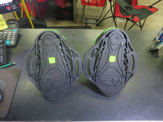 Load image into Gallery viewer, Used Ronix Vision Wakeboarding Boots + Bindings Size K2/6
