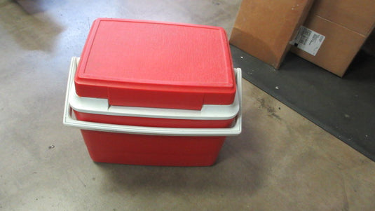 Used Vintage Gott 16 Red Cooler Ice Chest Model 1916