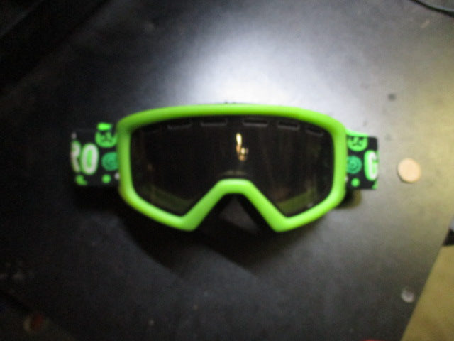 Load image into Gallery viewer, Used and damaged Green Giro Goggles
