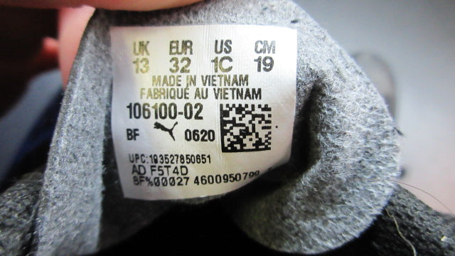 Load image into Gallery viewer, Used Puma Ultra Soccer Cleats - Size Youth 1
