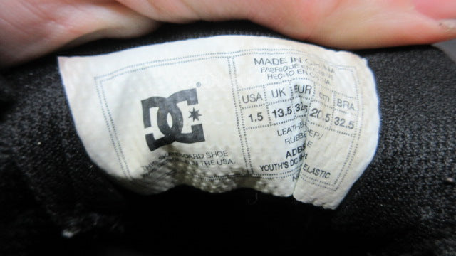 Load image into Gallery viewer, Used DC Manteca 4 Low Sneakers - Size 1.5
