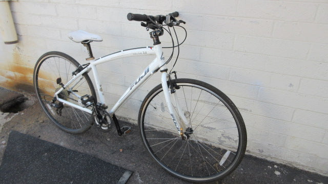 Load image into Gallery viewer, Used Fiji Hybrid 3.0 Absolute Adult 20&quot; Frame Bicycle - Gears Needs to be Tuned
