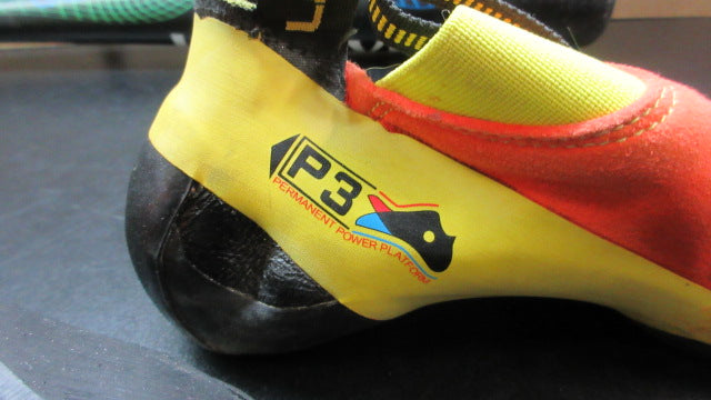 Load image into Gallery viewer, Used La Sportiva Maverink Climbing Shoe - Size 4.5
