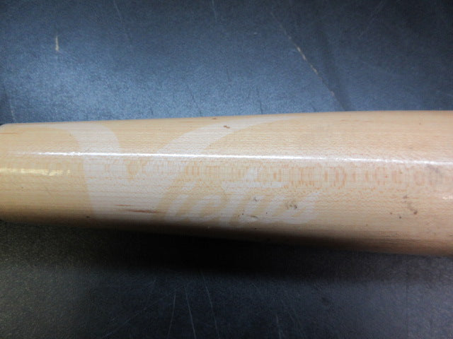 Load image into Gallery viewer, Used Victus Pro Reserve Maple 32 TATIS21 Wood Bat
