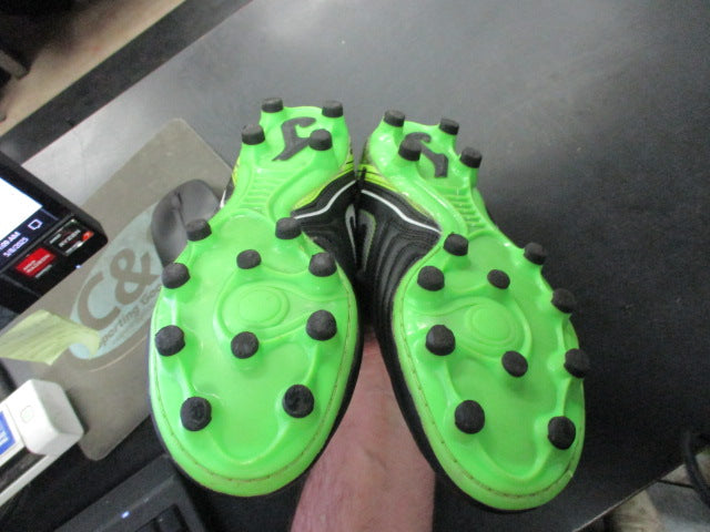Load image into Gallery viewer, Used Joma Agulia Soccer Cleats Size 7

