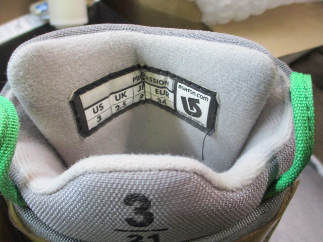 Load image into Gallery viewer, Used Burton Progession Kids Snowboard Boots Size 3
