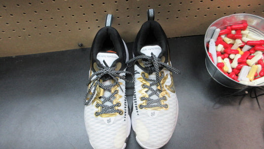 Used Nike Giannis Immortality Championship Sneakers - Size 9.5