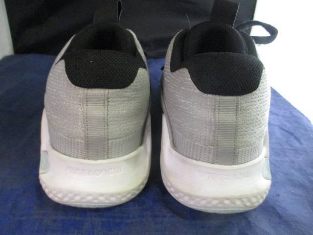 Load image into Gallery viewer, Used Nike KD Trey 5 X Wolf Grey Volt Basketball Shoes Size 7.5
