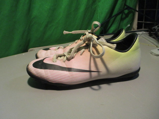 Load image into Gallery viewer, Used Nike Mercurial Size Youth 2 Indoor Soccer Shoes
