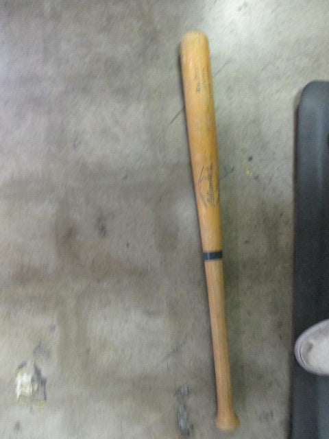 Load image into Gallery viewer, Used Adirondack Big Stick 33&quot; Wood Bat
