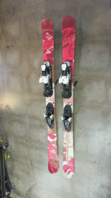 Load image into Gallery viewer, Used Salomon MaiTai Jr Downhill Skis w/ Salomon Bindings Size 130cm
