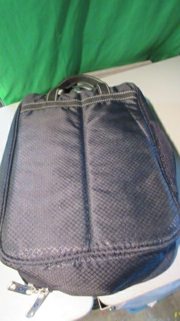 Load image into Gallery viewer, Used Samsonite Travel Golf Shoe Bag
