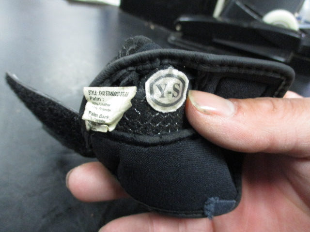 Load image into Gallery viewer, Used EvoShield Size Youth Small Batting Glove- RH
