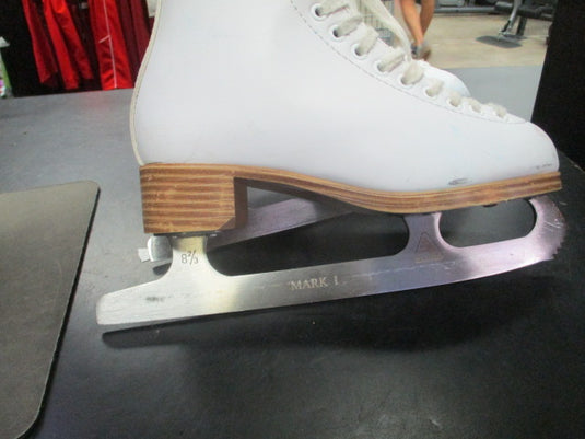 Used Jackson Ultima SoftSkate Mark I 8 2/3 Size 3 White Figure Skates