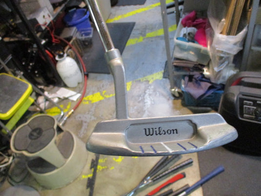 Used Wilson alignment 3000 RH 35" Putter