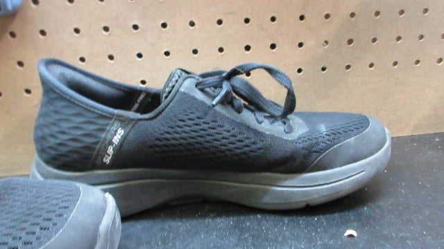 Load image into Gallery viewer, Used Skechers Slip-ins: Arch Fit 2.0 - Simplicity 2 Sneakers - Size 8
